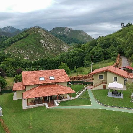 El Campo Mateo Apartamentos Cangas de Onis Bagian luar foto